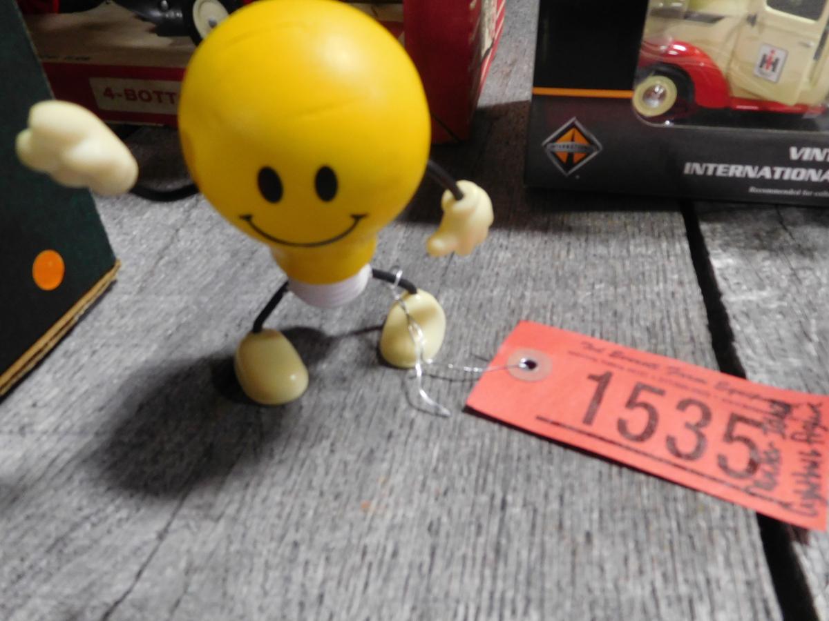 NAVISTAR IDEAS PROGRAM LIGHTBULB FIGURE