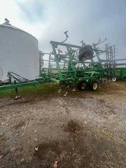 JD 980 FIELD CULTIVATOR W/ SPIKE BAR HARROW, 24'