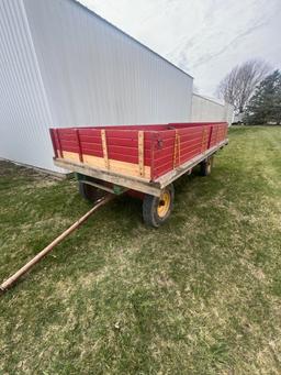 RED-SIDED WAGON W/ HOIST