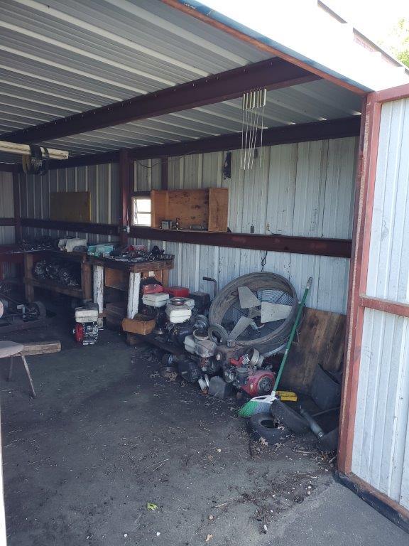 Small Metal Building - Approx. 12'X20'