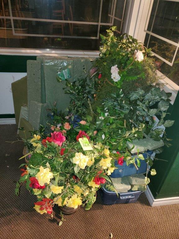 Lot Artificial Flowers & Greenery