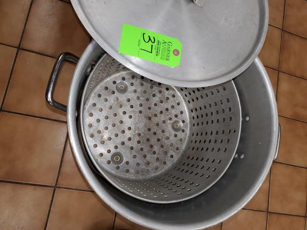 Large Stock Pot with Stainer