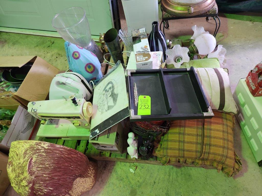 Pallet of Household Décor & Misc.