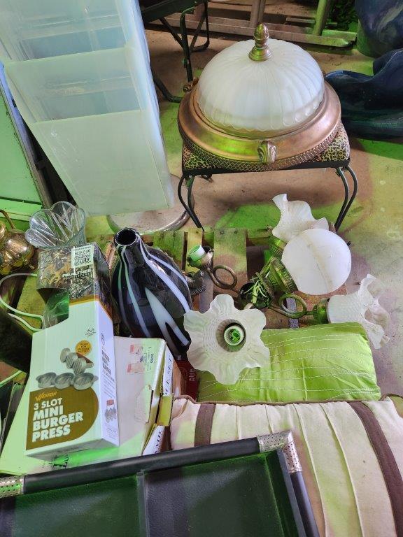 Pallet of Household Décor & Misc.