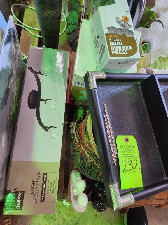 Pallet of Household Décor & Misc.