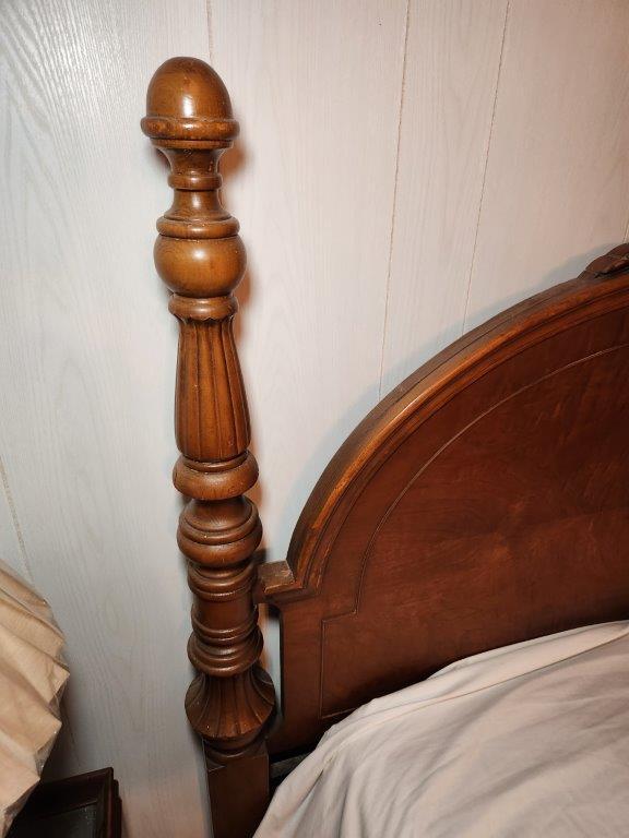 Antique Full Size Bed