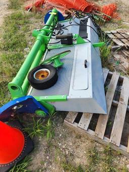 Green Turf Sweeper - Broken, Doesn't work