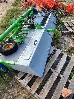Green Turf Sweeper - Broken, Doesn't work