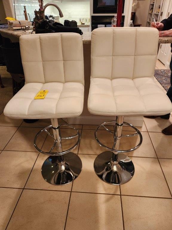 2 Bar Stools