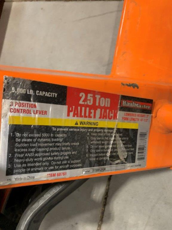 Haulmaster 2.5 Ton Pallet Jack