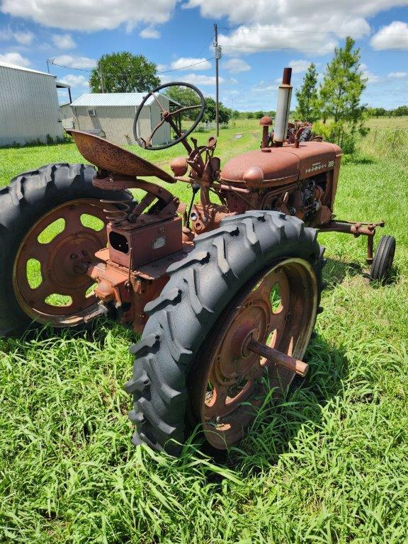 200 McCormick Farmall Tractor- Narrow Front