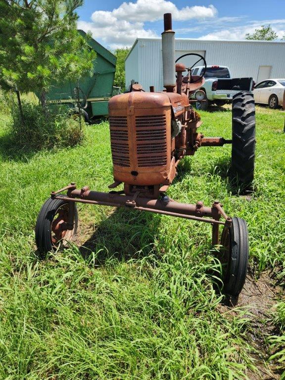 200 McCormick Farmall Tractor- Narrow Front