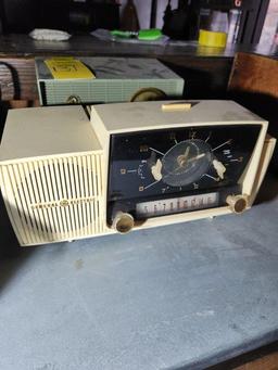 2 Vintage Radios- RCA Victor & General Electric Radios