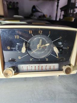 2 Vintage Radios- RCA Victor & General Electric Radios