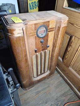 Philco Vintage Tube Radio