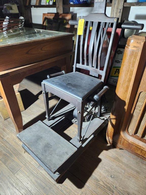 Battle Creek Vibratory Chair Manufactured by Sanitarium & Hospital Equipment Co