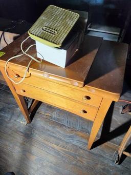 Bernina Sewing Machine in Wood Cabinet