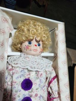 Dynasty Doll Collection 16" Dimples Clown Porcelain Doll in Excellent Condition in Original Box