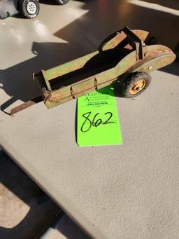 John Deere Ertl Long Lever Manure Spreader - Vintage