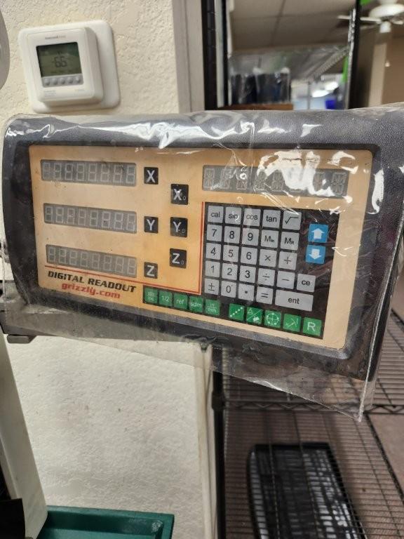 Grizzly Industrial Mill/ Drill Press w/ Stand G0759- Digital Readout
