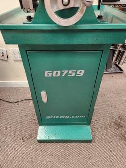 Grizzly Industrial Mill/ Drill Press w/ Stand G0759- Digital Readout