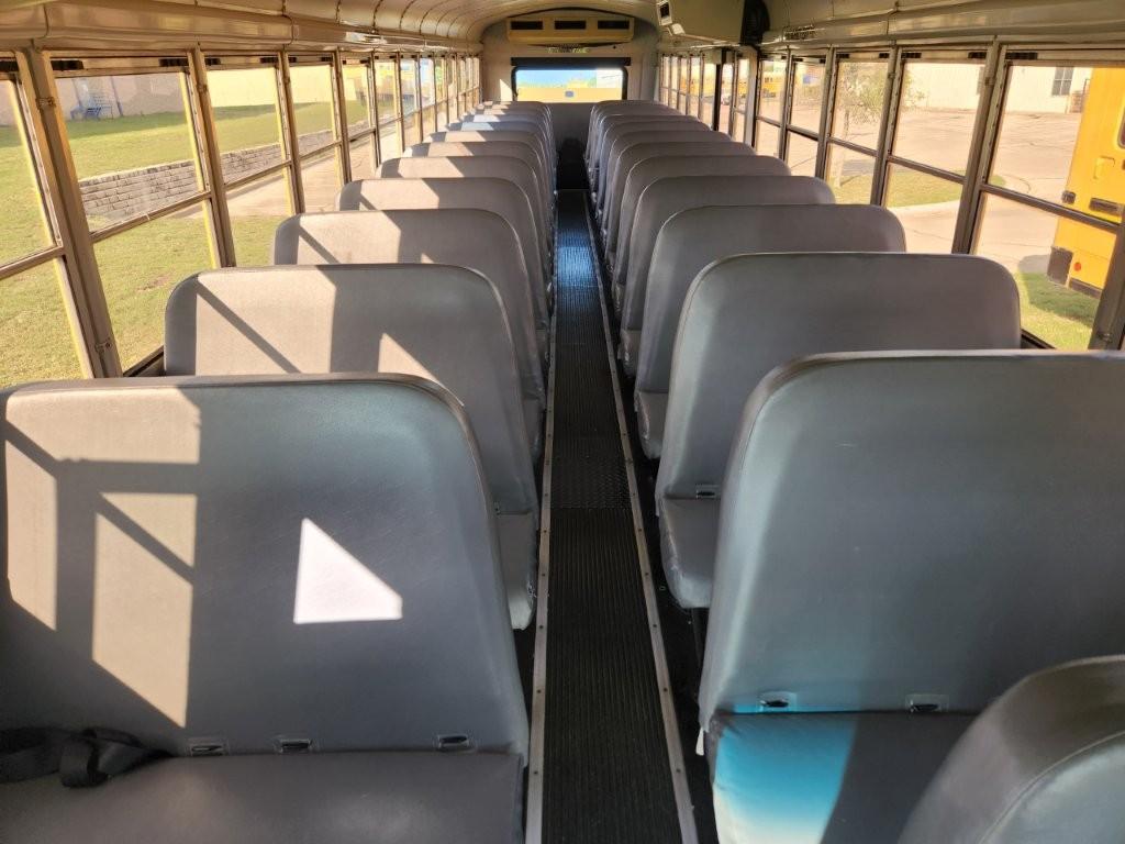 2006 Thomas 72 Pass. Bus, Miles 76,090, Bus# 128 VIN 677203