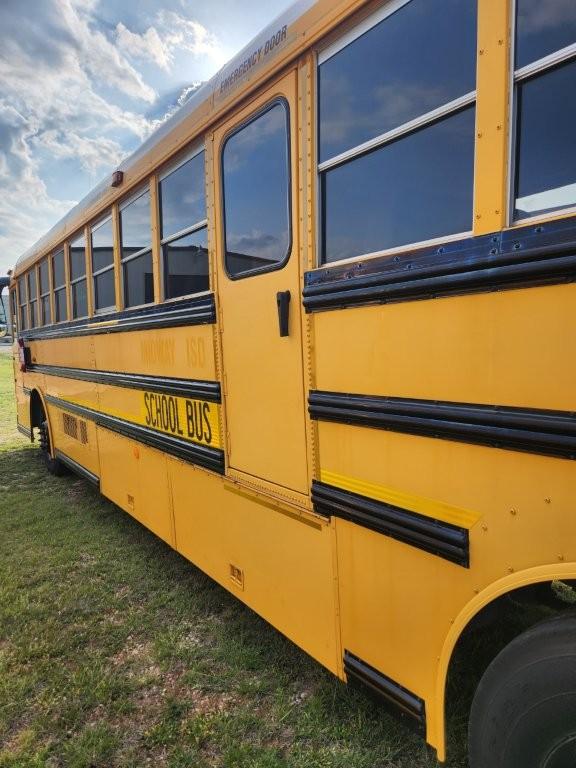 2006 Thomas 72 Pass. Bus, Miles 76,090, Bus# 128 VIN 677203