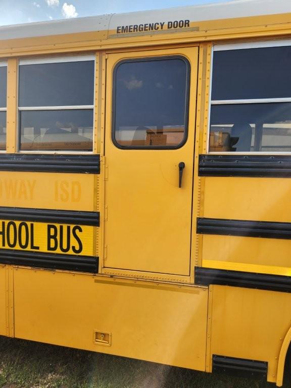 2006 Thomas 72 Pass. Bus, Miles 76,090, Bus# 128 VIN 677203