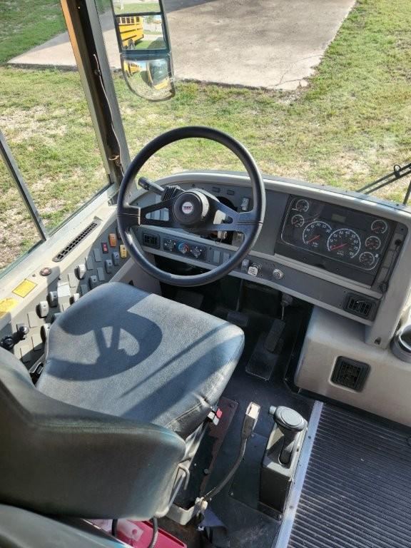 2006 Thomas 72 Pass. Bus, Miles 76,090, Bus# 128 VIN 677203