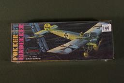 Vintage Scale Model Variety Lot )6)