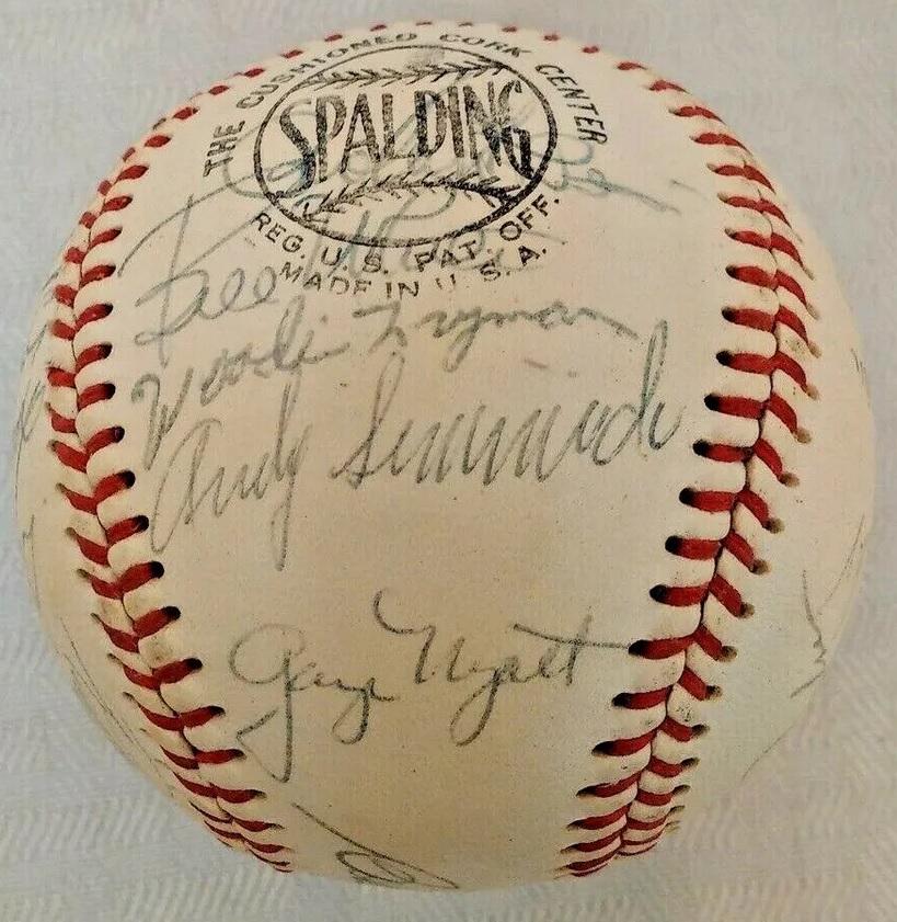 Vintage 1968 Phillies Team Giles ROMLB Baseball 21 Wise Jackson Rojas Sign-ed Auto MLB Ball