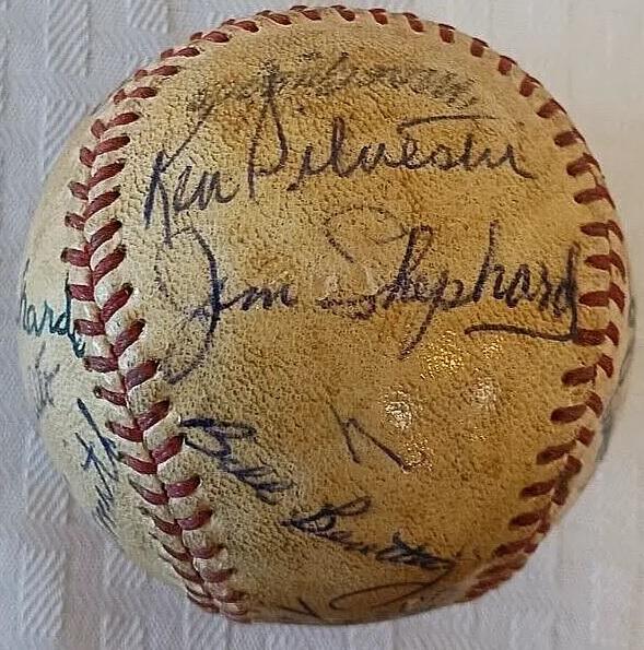 Vintage 1956 St Petersburg Saints Team FSL Baseball 16 Signatures Yankees Silvestri Sign-ed Auto