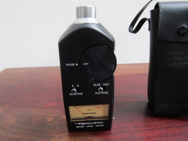 Radio Shack Realistic Sound Level Meter 33-2050 Analog W/ Case