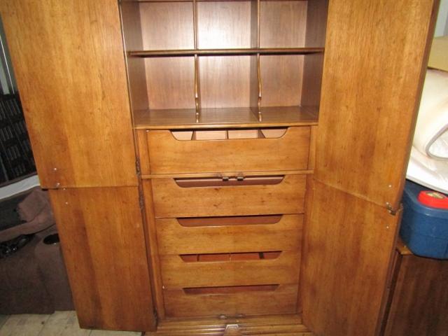 Very Nice Henredon Wardrobe Armoire Chest Of Drawers  LOCAL PICK UP ONLY