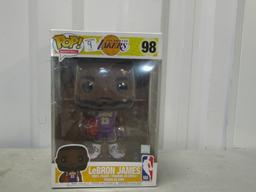 N I B Pop Basketball Lebron James Vinyl Figure