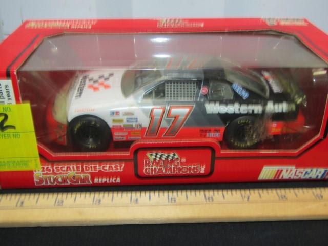 N I B Vtg 1995 Darrell Waltrip #17 Western Auto Diecast Race Car