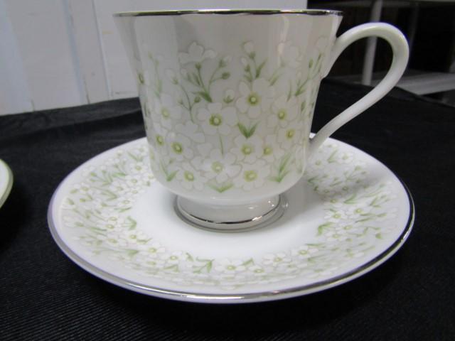 N I B Vtg Royal Song " Collage " Fine China Service For 8
