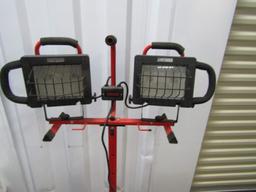 Craftsman 1000 Watt Double Work Light On Steel Stand  (LOCAL PICK UP ONLY)