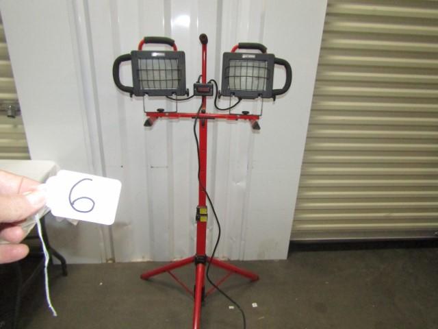 Craftsman 1000 Watt Double Work Light On Steel Stand  (LOCAL PICK UP ONLY)