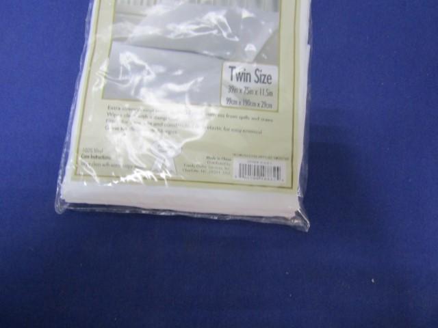 New In The Package Twin Sized Thermal Blanket And Mattress Cover
