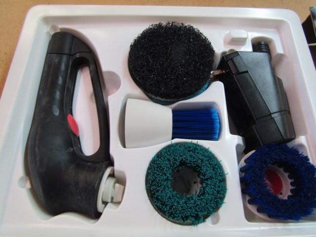 N I B Craftsman Scumbuster Cordless Scrubber Kit