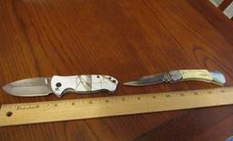 2 Folding Pocket Knives, 1 Is A Mossy Oak
