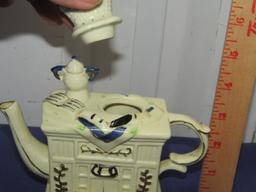 2 Ceramic Teapots