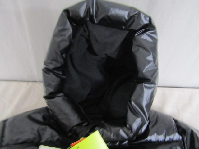 1 New Child's Short Puffer Jacket W/ Hood Size S (6/7)