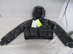 1 New Child's Short Puffer Jacket W/ Hood Size S (6/7)