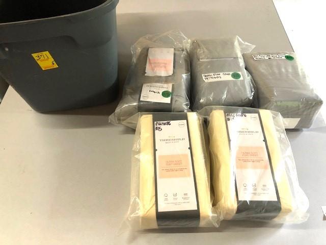 5 Queen Ultra Soft Flat Sheet - 2 Light Yellow And 3 Ultra Soft Flat Sheet Gray