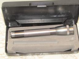 2 Mini Maglite Flashlights, 1 Is N I B