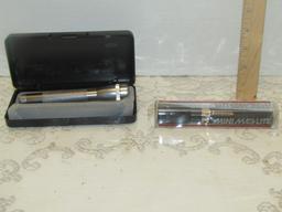2 Mini Maglite Flashlights, 1 Is N I B
