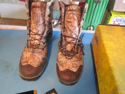 Very Gently Used Cabela's Full Draw 400 Gram Hunting Boots