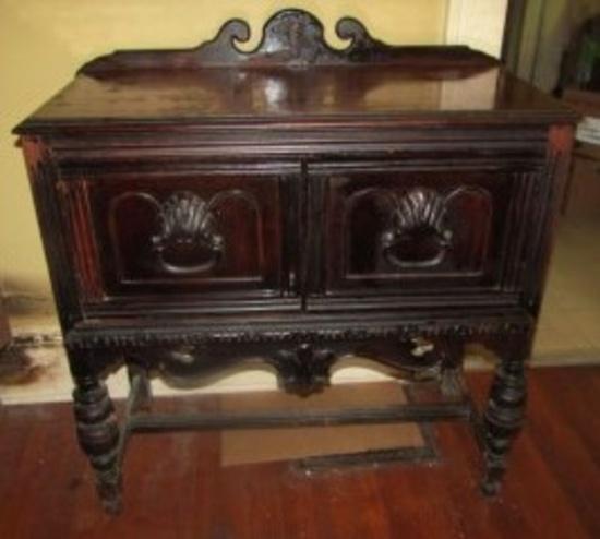 ANTIQUE FURNITURE AND VTG COLLECTIBLES